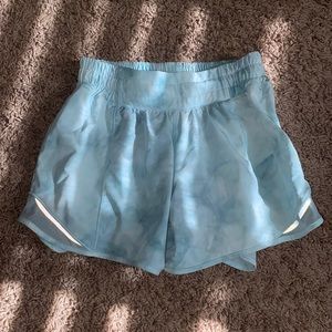 BLUE TIE DIE LULULEMON HOTTY HOTS